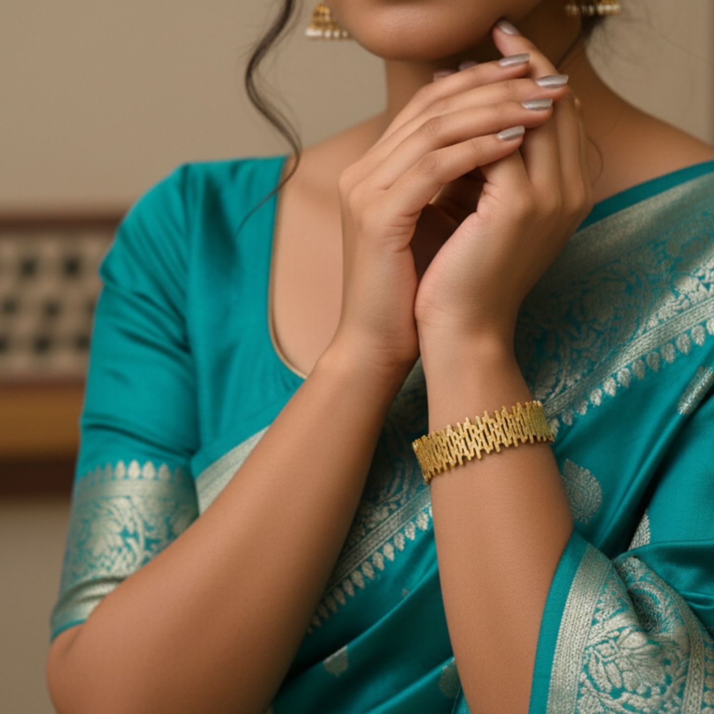 gold plated trendy fire pattern bracelet